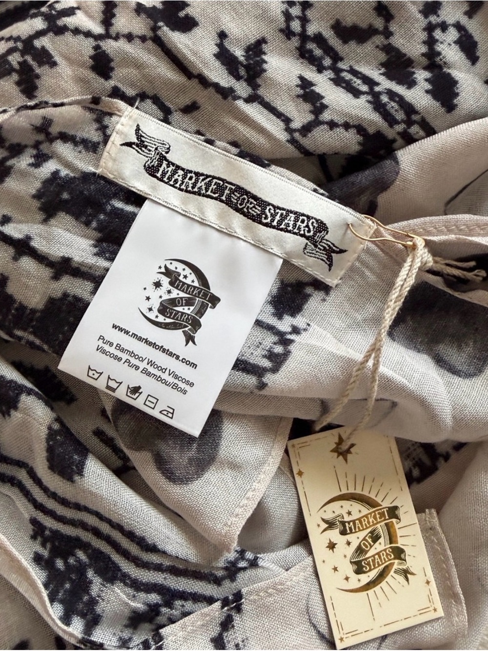 Lightweight Patterned Wrap - Picture 3 of 7
